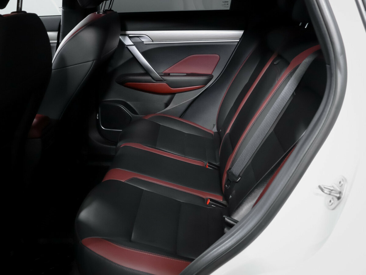 Geely Coolray б/у, 2023, Роботизированная. Фото: #9