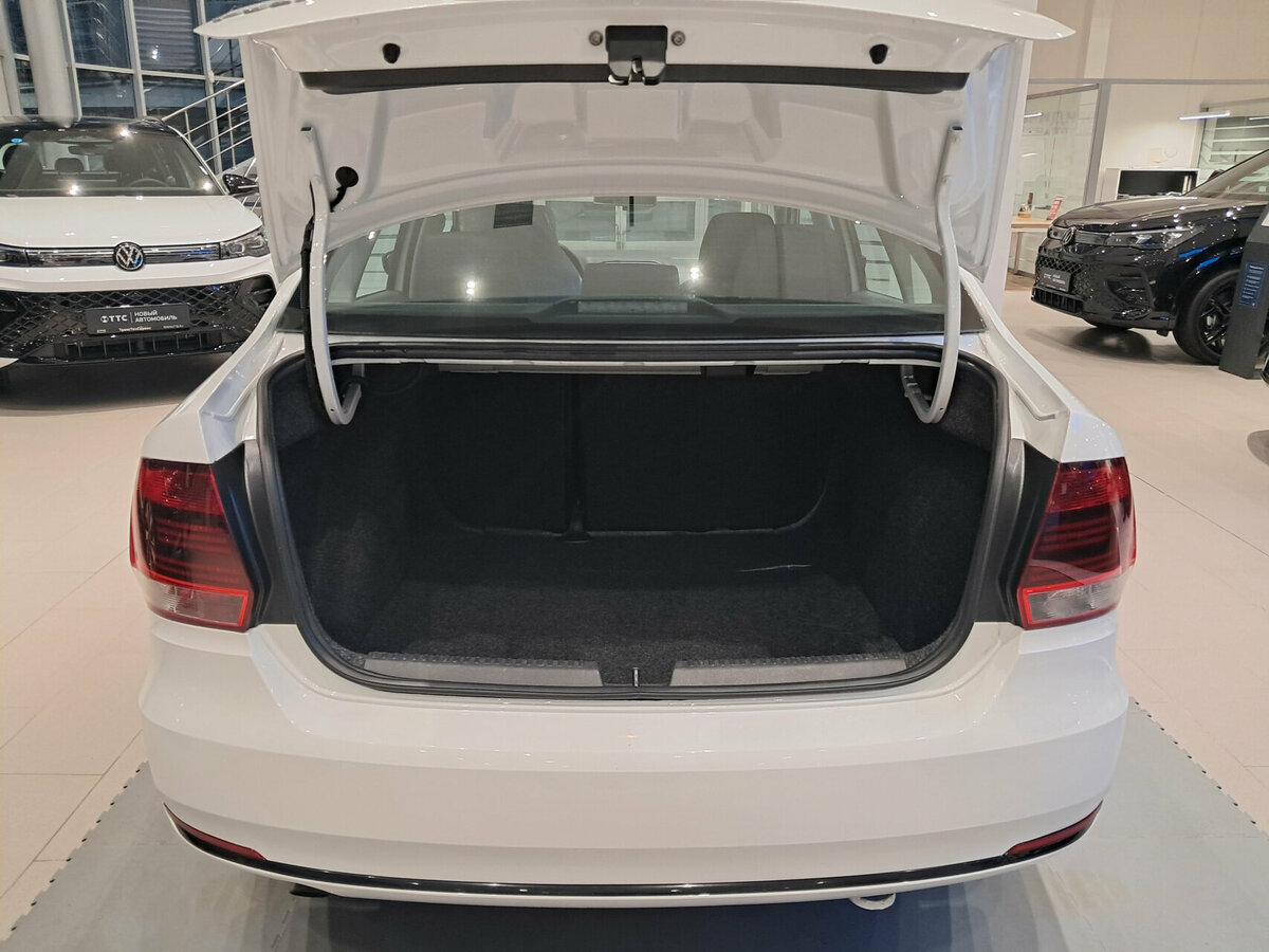 Volkswagen Polo б/у, 2017, Автоматическая. Фото: #9