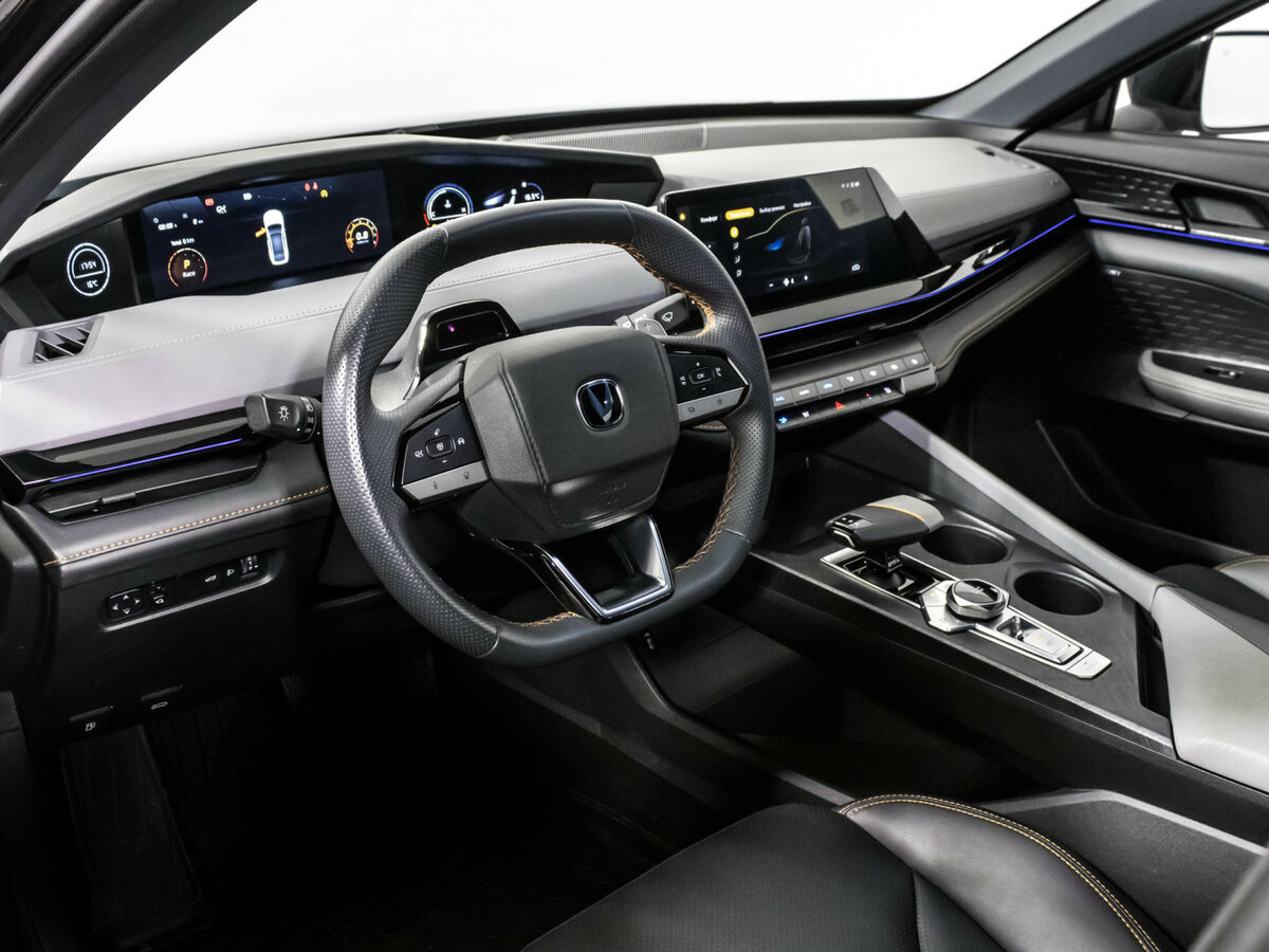 Changan UNI-V б/у, 2023, Роботизированная. Фото: #12