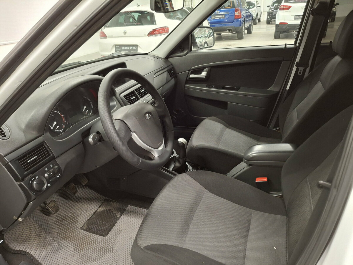 Lada (ВАЗ) Priora б/у, 2017, Механическая. Фото: #15