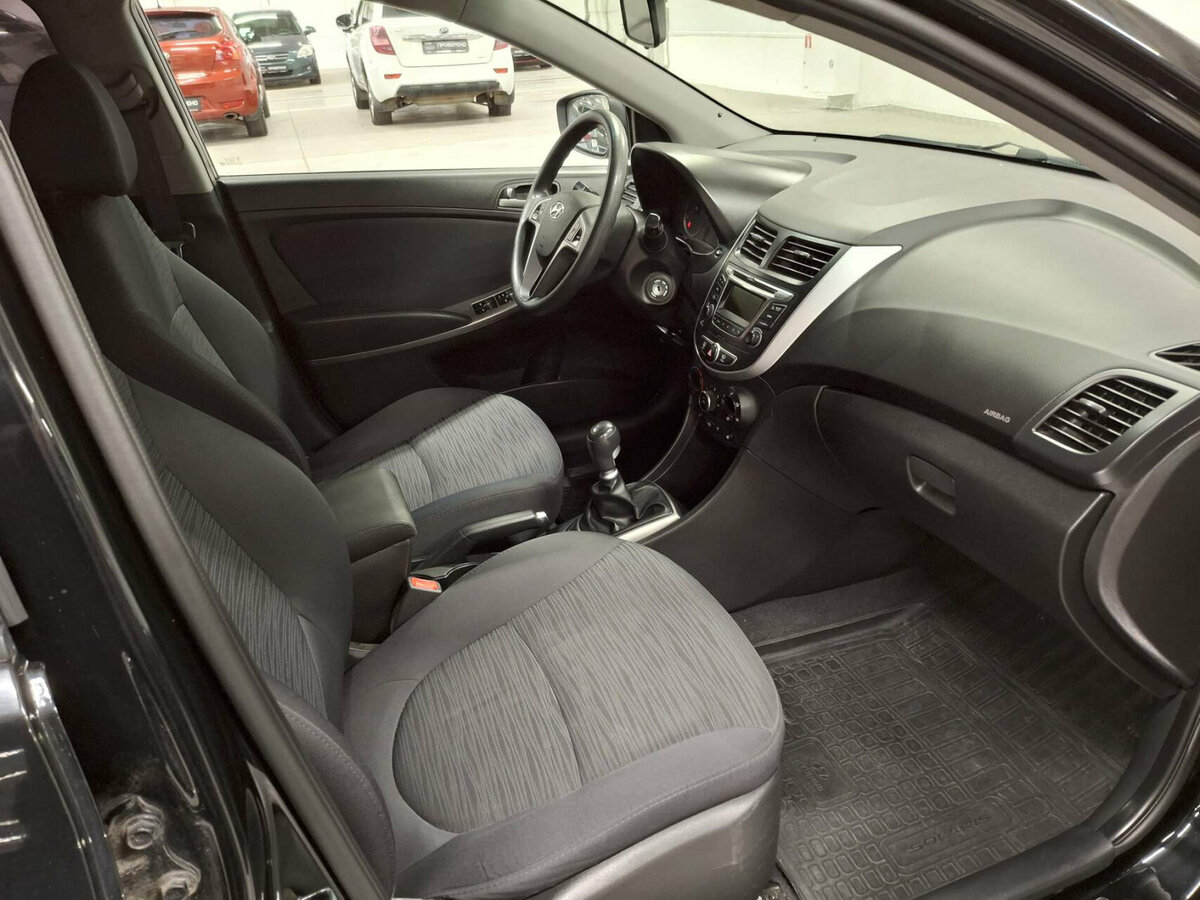 Hyundai Solaris б/у, 2016, Механическая. Фото: #10